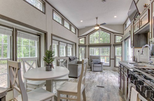 Penrose Cabin | Tree-Lined Cabin w/Grill in Penrose!