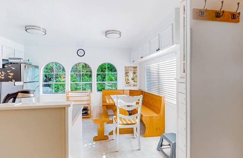 Florence House | Tree-lined coastal dog-friendly home with children's items, gas grill, and washer&dryer