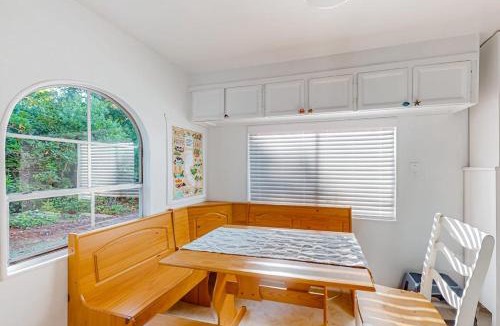 Florence House | Tree-lined coastal home with children's items gas grill and washer&dryer