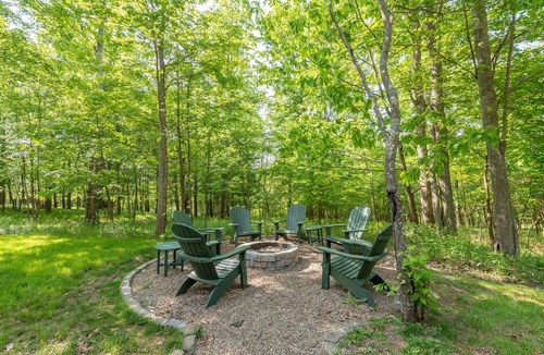 Swanton House | Tree-Lined Escape w/Hot Tub & Fire Pit