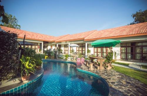 Rayong Resort | Tree Roots Retreat