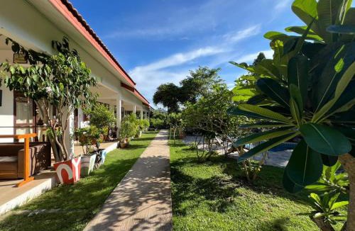 Rayong Resort | Tree Roots Retreat