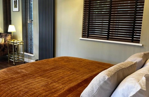 East Grinstead Apartment | Tree Top & Bluebell Cottages