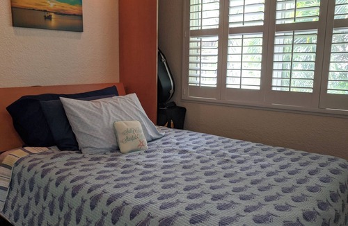 Clearwater Villa | Tree Top Charming villa with 2 bedrooms and WiFi, AC in marvelous Clearwater