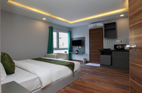 Bangalore City Center Hotel | Treebo Apple Villa