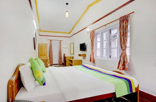 Kandal Hotel | Treebo Atithi Bhavan, 1 Km From Ooty Lake