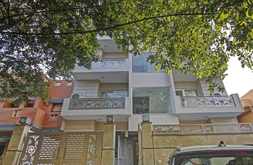 Noida Hotel | Treebo Aviraj Inn