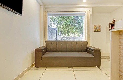 Noida Hotel | Treebo Aviraj Inn