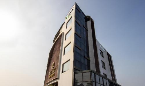 Sulthan Bathery Hotel | Treebo Brahma, Wayanad