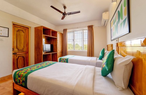 Kazhakuttam Hotel | Treebo Classic Highway Side