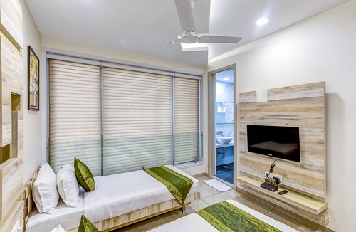 Vijay Nagar Hotel | Treebo Daksh Residency