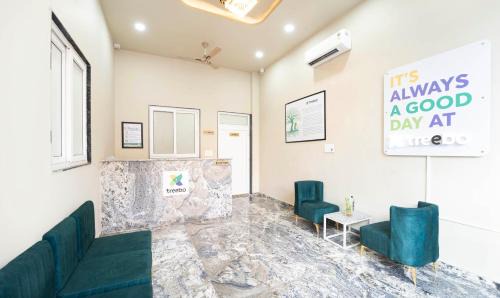 Amer Fort Road Hotel | Treebo Fort Mountview Jalmahal