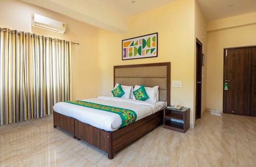 Bullawala Hotel | Treebo Golden Leaf DDN