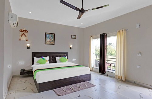 Bail Parao Hotel | Treebo Kaira Resort With Pool View, 5 Km From Jim Corbett Jungle Safari