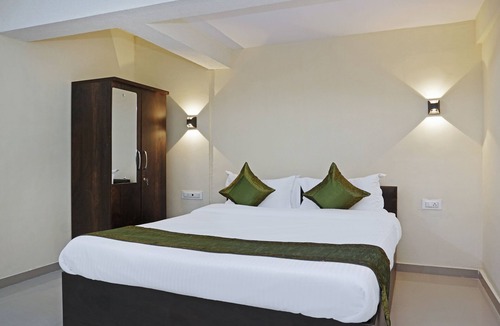 Baner Hotel | Treebo Lotus Baner