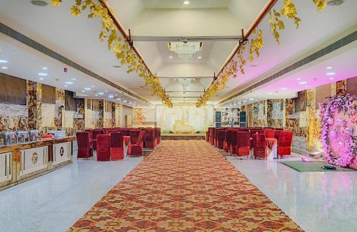 Lucknow Hotel | Treebo Maple Delite