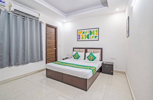 Noida Hotel | Treebo Modern Stays