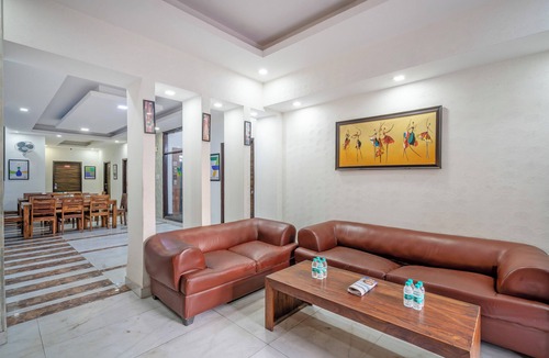 Noida Hotel | Treebo Modern Stays