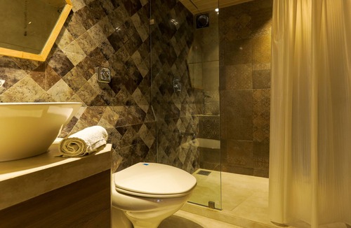 Malad West Hotel | Treebo Olive Nest