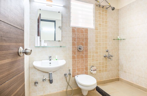 Adyar Hotel | Treebo Pappilon Palace - PVS Circle