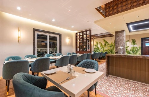 Manali Hotel | Treebo Premium Pine Tree Courtyard
