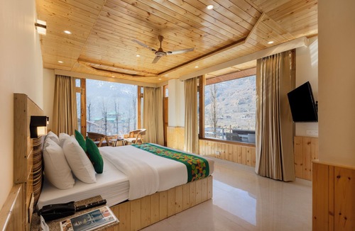 Burwa Hotel | Treebo Premium Silverstone Resort With Mountain Valley View