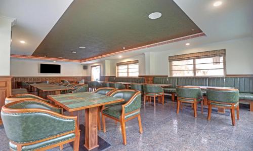 Ambalapuzha Hotel | Treebo Premium Vahada 7 Minutes Drive From Ambalapuzha Sree Krishna Swamy Temple
