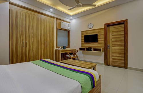 Noida Hotel | Treebo Primeone
