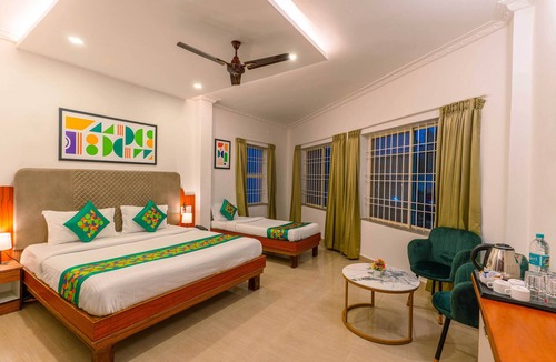 Mahadevpet Hotel | Treebo Regalia Comforts, 5 mins to Raja Seat Garden