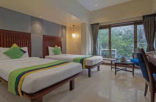 Pune Hotel | Treebo Regency - Bund Garden, Dhole Patil Road