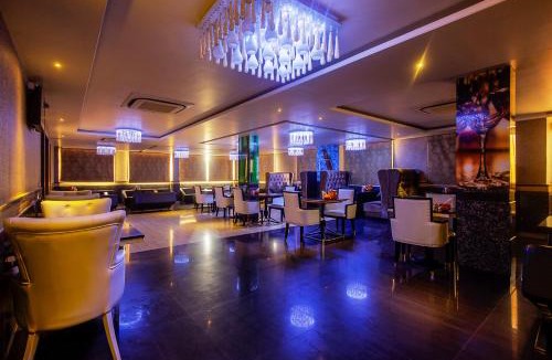 Rau Hotel | Treebo Shivani