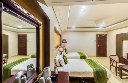 Rau Hotel | Treebo Shivani