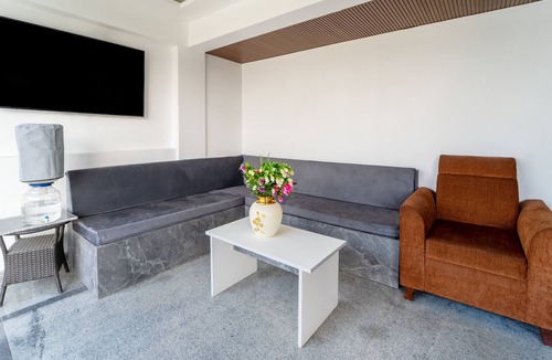 Kandal Hotel | Treebo Skydale Premium Suites, 1500 Mtrs From Ooty Lake
