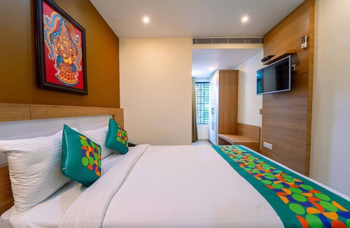 Guruvayur Hotel | Treebo Sree Varshavilas Regency, 500 Mtrs From Guruvayoor Temple