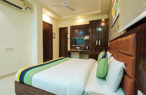 Greater Noida Hotel | Treebo Sunny Feast