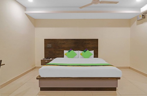 Hyderabad House | Treebo Tee