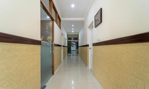 Nedumbassery Hotel | Treebo Thoduvas Star Plaza Cochin Airport