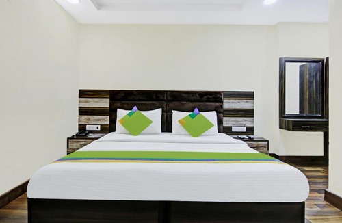 Karol Bagh Hotel | Treebo Trend Singh Continental
