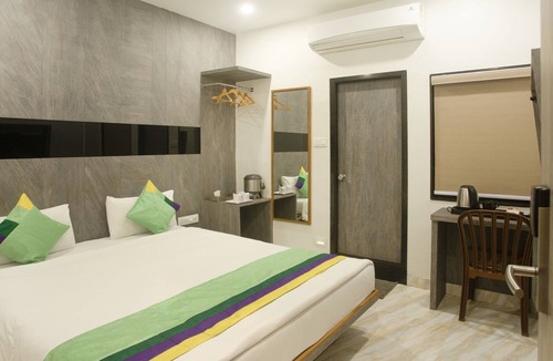 Surat Hotel | Treebo Urban, 1 Km From Railway Station