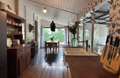 Eumundi House | Treefeller’s Cottage Eumundi - 3 bedroom house directly across from the markets