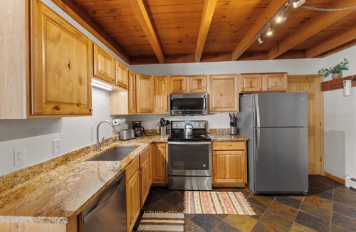 Wildernest Apartment | Treehouse #107, Building G by Summit County Mountain Retreats