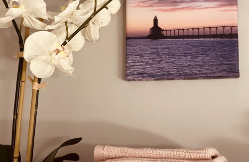 Michigan City Cottage | Treehouse Bungalow- Quaint and Cozy Getaway!