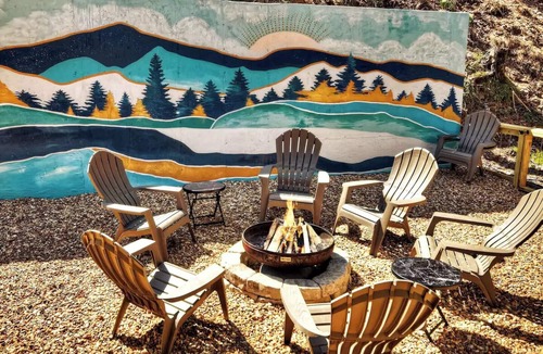 Raccoon Ridge Cabin | Treehouse Cabin w Mountain & River Views +Arcades +Hot Tub