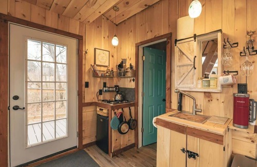 Willington Cabin | Treehouse - Countryside - Farm Animals - Fire Pit