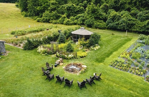 Willington Cabin | Treehouse - Countryside - Farm Animals - Fire Pit