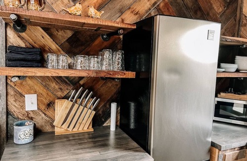 West Newton Cabin | Treehouse Hot tub on 60 acre farm near downtown
