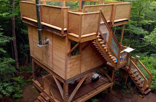 Saint-Faustin-Lac-Carre House | Treehouse ideal for pairing with a neighbour | Lodging #11