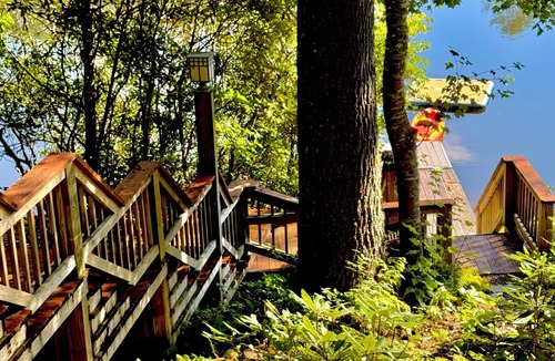 Sapphire House | Treehouse - Luxury mountain living at the water’s edge of Hogback Lake