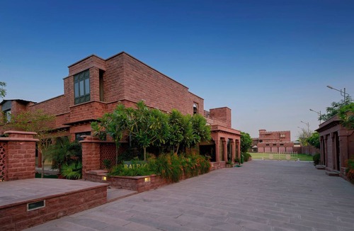 Barli Hotel | TreeHouse Rajbagh