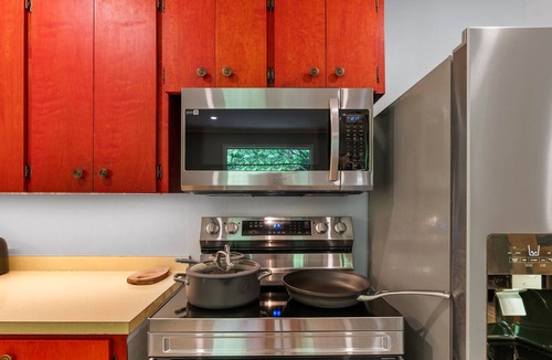 Skyland Cabin | Treehouse - Renovated 3 bd/2ba private with room to explore